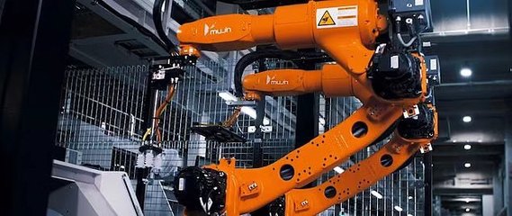 日本優(yōu)衣庫采用Mujin機器人打包服裝 智能機器人研發(fā)推動工廠接近完全自動化